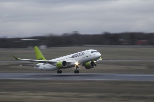 „airBaltic“ skelbia dvi naujas kryptis iš Vilniaus oro uosto: startuos kitąmet 
