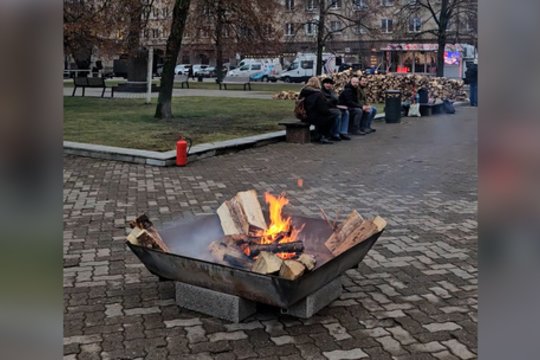 Pamatykite: ruošiamasi trijų dienų protestui – prie Seimo jau dega laužai
