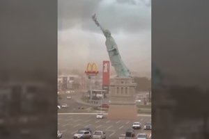 Vaizdai kaip iš apokalipsės: brazilų Laisvės statula neatlaikė vėjo gūsių 