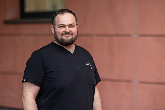 Chirurgas: daugėja pacientų, kuriems „veipai“ sukelė burnos opas