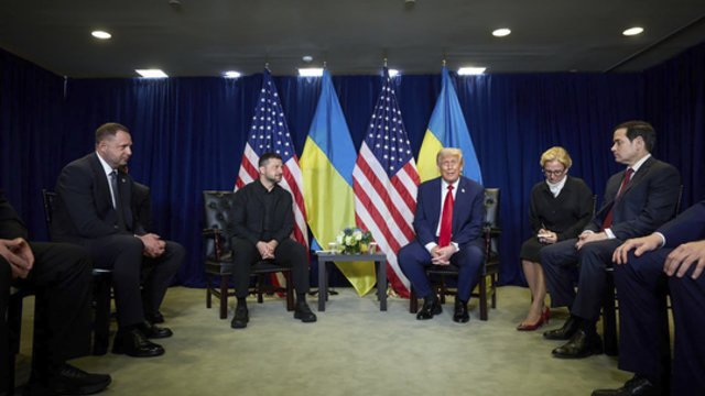 JAV ir Europa planuoja stiprinti Ukrainos ginkluotąsias pajėgas: dėl to tektų atsisakyti stojimo į NATO