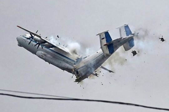 Paaiškėjo daugiau detalių apie sudužusį Rusijos lėktuvą: situacija aviagamykloje – tiesiog tragiška