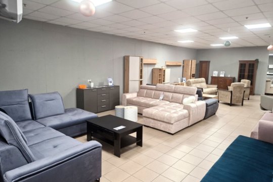 1500 kv. m. baldų ekspozicija ir 2026 m. interjero tendencijos: kokias naujoves siūlo „Baldų perlai“ salonas Vilniuje?