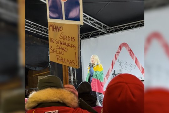 Unikali akimirka: minios plojimais pasitikta Rūta Meilutytė uždainavo