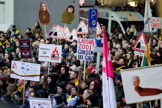 Nuaidėjo antroji protesto diena: signalas G. Nausėdai, aštri tiesa valdantiesiems ir dešimtūkstantinės minios pažadas sugrįžti  