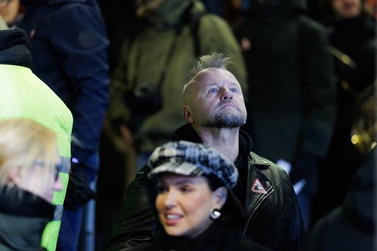 S. Urbonavičius-Samas pakūrė protestuotojus: kartu dainavo visa minia