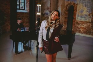 Išgirdusi naują savo dainos versiją Gintarė Korsakaitė pravirko