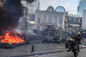 Protestai Briuselyje: policija panaudojo vandens patrankas