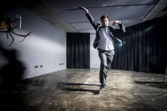 Kaip niekad aktualiu tapęs Oskaro Koršunovo „Pamišėlis“ keliasi į didžiąją salę