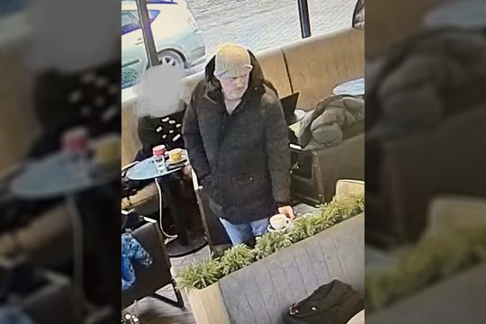Kauno policija ieško kavinėje iš striukės 3 150 eurų nugvelbusio vagišiaus