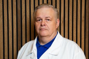 Gydytojas priminė skausmą mažinančią priemonę, apie kurią anksčiau žinojo kiekvienas