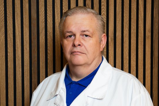 Gydytojas priminė skausmą mažinančią priemonę, apie kurią anksčiau žinojo kiekvienas