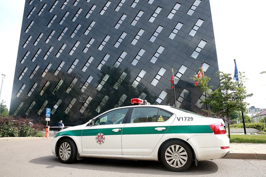 Iš elektroninės parduotuvės išgaravo prekės ir pinigai