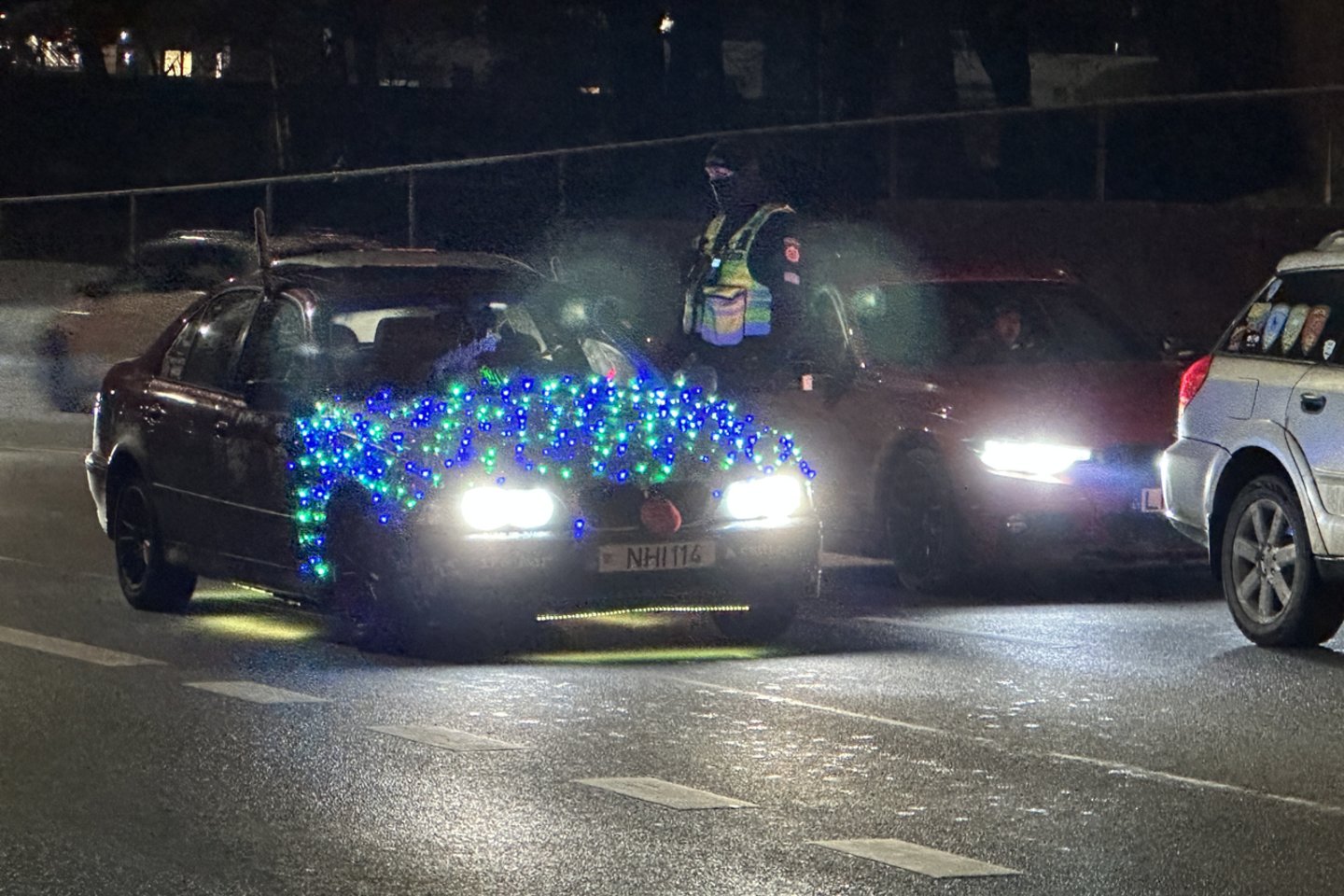 Papuošti automobiliai traukia ne tik aplinikinių, bet ir policijos dėmesį.<br>A.Vaitkevičiaus nuotr.