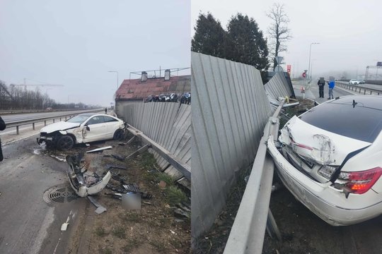 Susidūrimas avaringoje magistralės atkarpoje prie Kauno: išversta bendrovės tvora