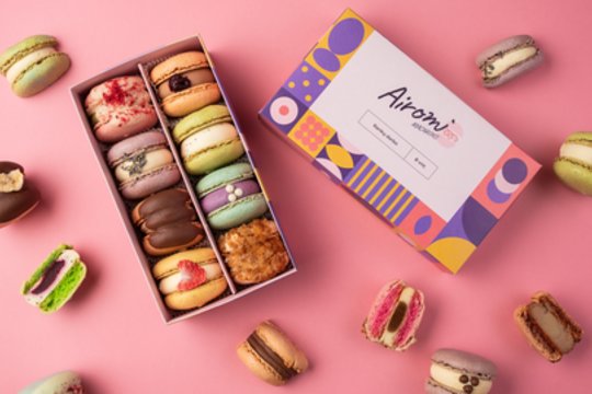 Kai desertai tampa dovana: „Airomi“ pristato degustacines dėžutes ir pirmuosius šalyje „macaronsmatus“