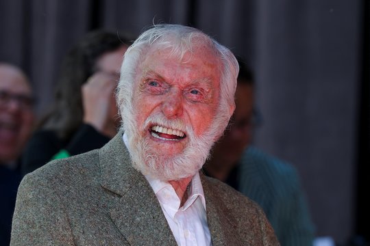 100-metis komikas atskleidė stiprios sveikatos receptą: šventai laikosi 3 įpročių