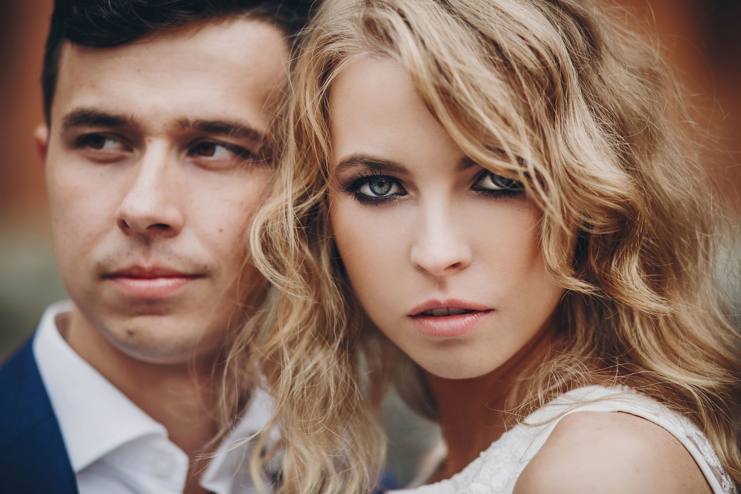 Vyras dreba iš pykčio stebėdamas, ką šeimos draugas išdarinėja su jo žmona.<br>123rf nuotr.