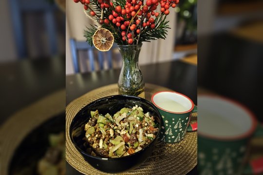 Patiks ieškantiems receptų be majonezo: ši soti mišrainė – tobula ir kaip patiekalas, ir kaip garnyras