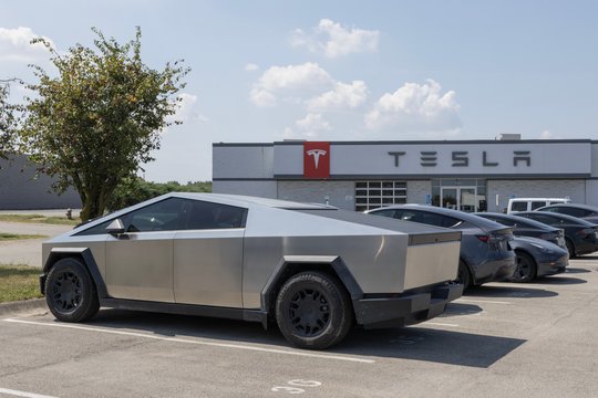 „Tesla“ skandalai nesiliauja: į teismus plaukia bylos