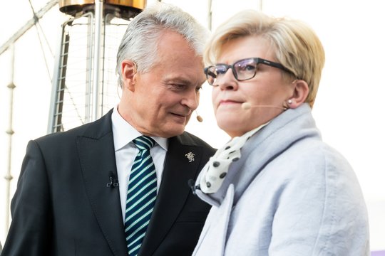 Valdantiesiems dėl LRT skęstant skandale – I. Šimonytės kritika ir G. Nausėdai, ir „socdemams“