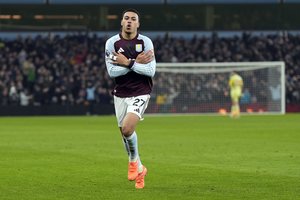 „Aston Villa“ šventė 10 pergalę iš eilės