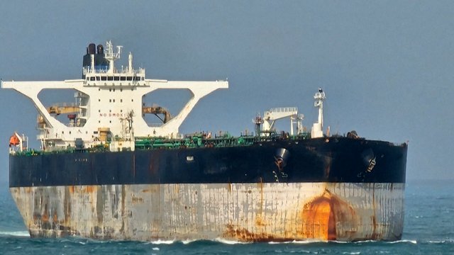 Per Venesuelos krantų sulaikytas antras naftos tanklaivis: plaukė po svetima vėliava, bandyta apeiti sankcijas