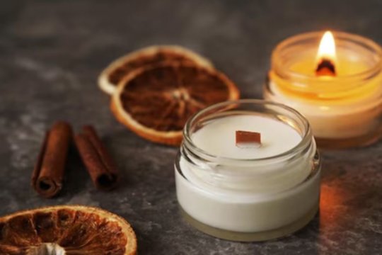 Kalėdos namuose: kvapai, šviesa ir natūralus dekoras, kurie kuria šventinę atmosferą