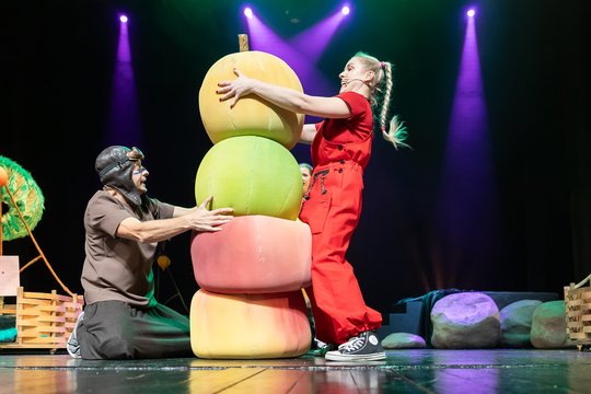 Teatre – kalėdinis spektaklis vaikams „Nematomas vaikas“