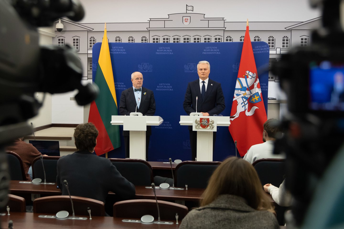 Juozas Olekas ir Gitanas Nausėda.<br>D.Labučio (ELTA) nuotr.