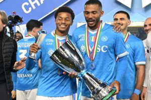 Italijos Supertaurė – „Napoli“ futbolininkų rankose