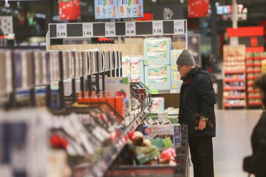 Prekybos tinklai primena: šią dieną durys lankytojams lieka užvertos