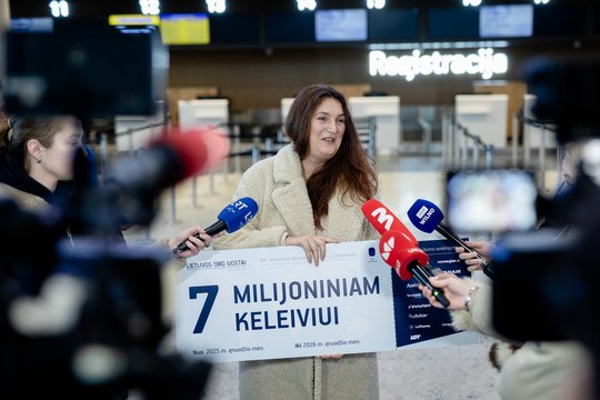 Į Italiją skridusios moters laukė staigmena: tapo septynmilijonine Lietuvos oro uostų keleive