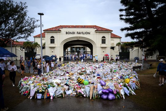 Laimės akimirka: per išpuolį Australijoje sužeistas policininkas pabudo iš komos