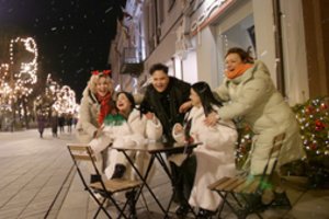 Garsūs atlikėjai susivienijo šventiniam kūriniui: to nesitikėjo niekas