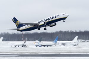 Italai „Ryanair“ išrašė šimtamilijoninę baudą: oro bendrovė sprendimą vadina itin keistu