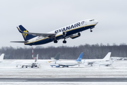 Italai „Ryanair“ išrašė šimtamilijoninę baudą: oro bendrovė sprendimą vadina itin keistu