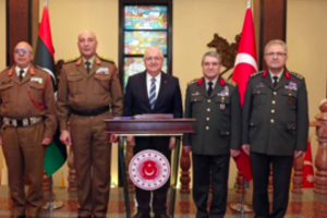 Turkijoje – tragedija: lėktuvo katastrofoje žuvo Libijos generalinio štabo viršininkas