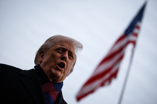 D. Trumpas paragino „užmigdyti“ komiką Stepheną Colbert'ą