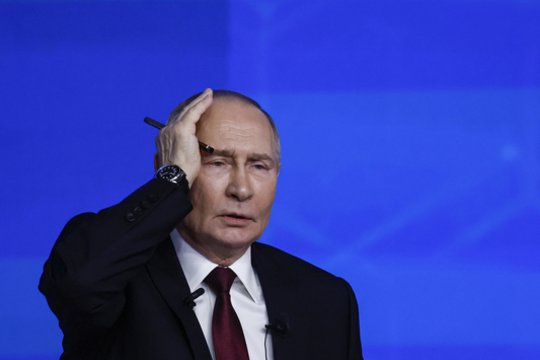 Karas Ukrainoje. Už uždarų durų – V. Putino ir Rusijos elito susitikimas: Kremlių paliko tik 2 val. nakties