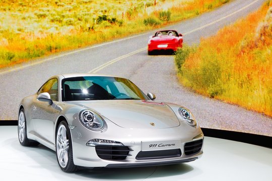 Vienam turtingam vyrukui pagamino įspūdingą automobilį: rodo ne tik statusą