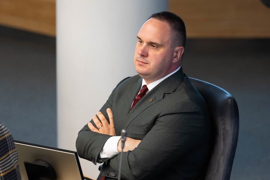 Į A. Vyšniausko „čekiukų“ bylą teismas kvies STT ir nuteistojo šeimą