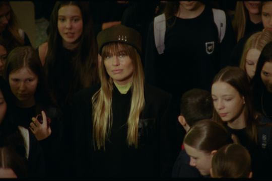 Per šventes – Gabrielės Vilkickytės dovana: daina „Stuku Stuku“ ir kinematografiškas bėgimo nuo savęs vaizdas