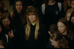 Per šventes – Gabrielės Vilkickytės dovana: daina „Stuku Stuku“ ir kinematografiškas bėgimo nuo savęs vaizdas