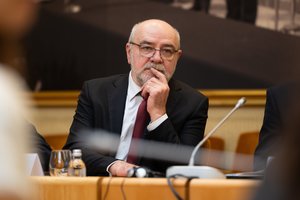 A. Abišala: „Turiu pasakyti, kad jau metus svarstau tarp dviejų kraštutinumų“