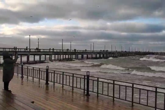 Pajūryje užfiksuoti uraganiniai vėjo gūsiai: įvesti laivybos ribojimai