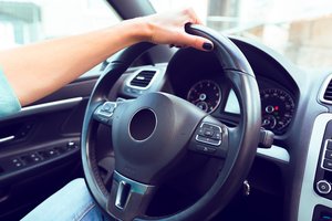 Kodėl negalima pasukti vairo iki galo: apie tai žino tik nedaug vairuotojų