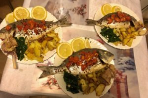 Pasidalino šventiniu žuvies receptu: siūlo išbandyti ir jums