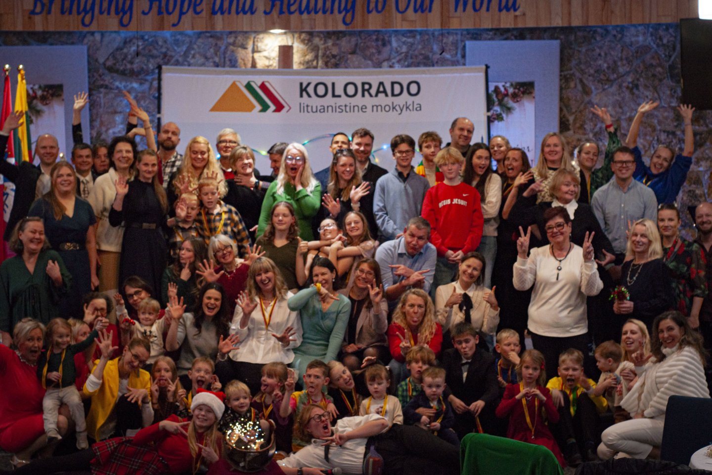 Kolorade gyvenantys lietuviai atšventė Kalėdas: surengė šventę olimpiadą.<br>A. Buzėnaitės nuotr.