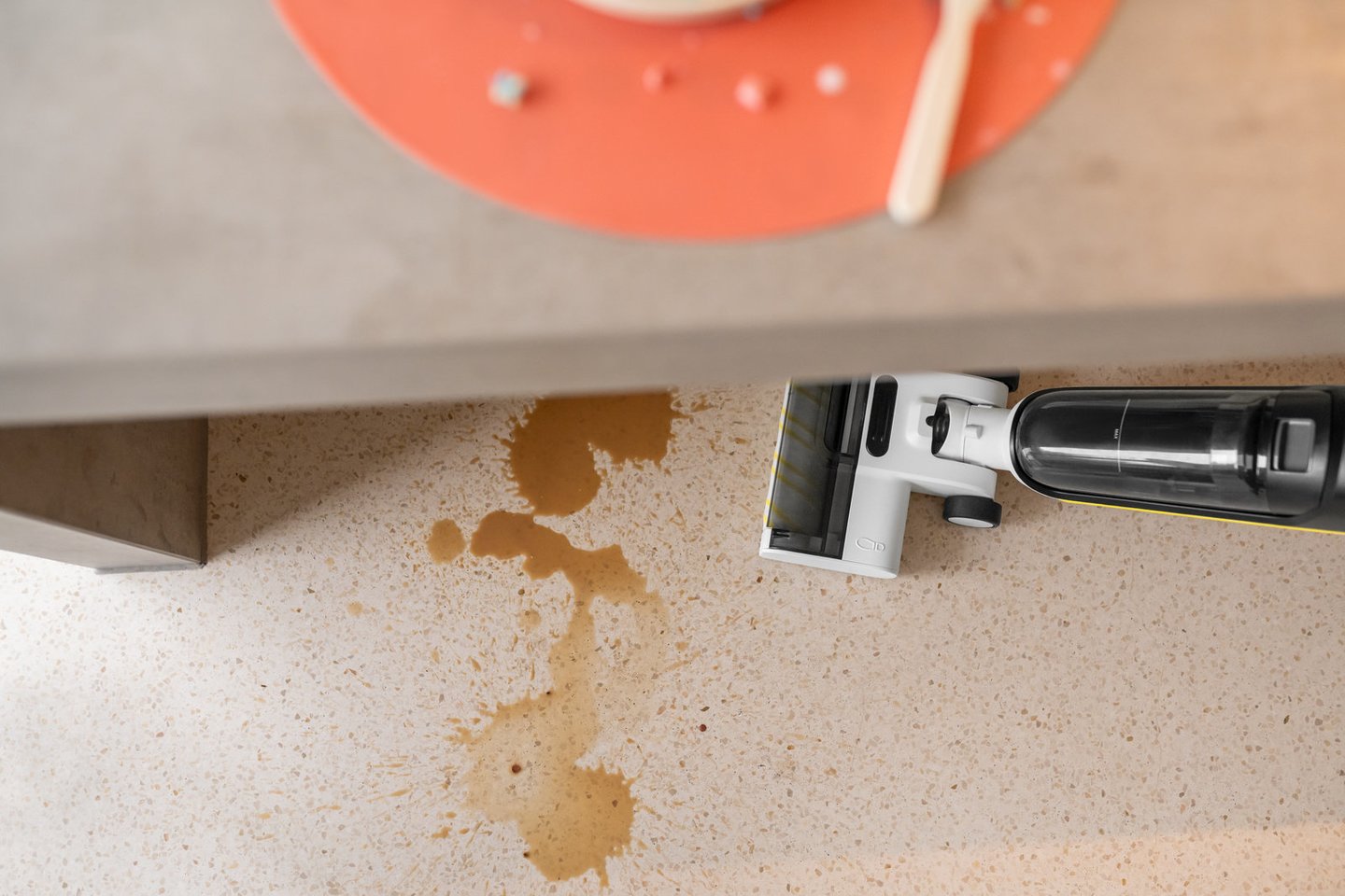 Drėgmę nuo grindų padės pašalinti valymo įrenginiai „FCV“